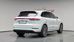 2022 Porsche Cayenne 3.0 PLATINUM EDITION — фото 2