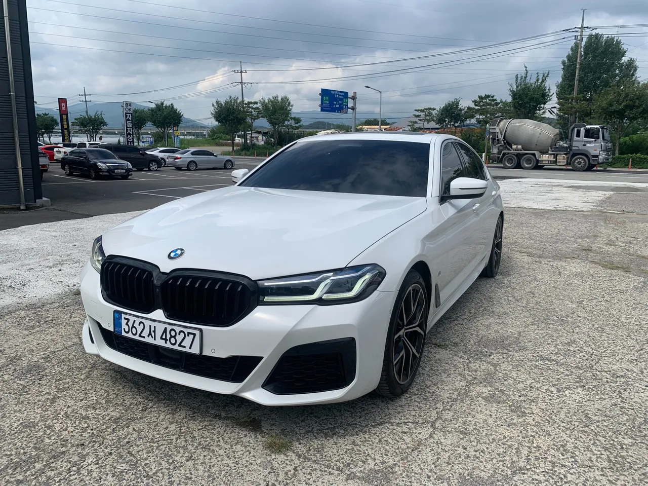 2023 BMW 5-Series 530i xDrive M Sport Package