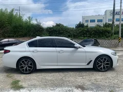 2023 BMW 5-Series 530i xDrive M Sport Package — фото 18
