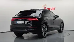 2023 Audi Q8 55 TFSI Quattro Premium — фото 2