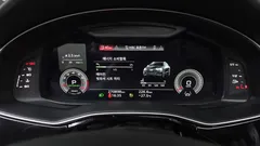 2023 Audi Q8 55 TFSI Quattro Premium — фото 8