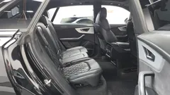 2023 Audi Q8 55 TFSI Quattro Premium — фото 12