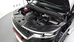 2023 Kia Carnival Gasoline 4-Seater Hi-Limousine — фото 6