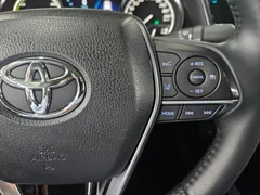 2023 Toyota Camry 2.5 XLE Hybrid, серебристый — фото 6