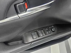 2023 Toyota Camry 2.5 XLE Hybrid, серебристый — фото 17