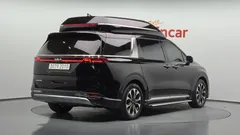 2023 Kia Carnival Diesel 7-Seater Hi-Limousine — фото 2