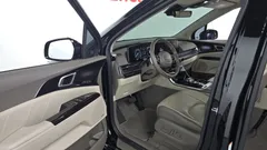 2023 Kia Carnival Diesel 7-Seater Hi-Limousine — фото 10