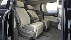 2023 Kia Carnival Diesel 7-Seater Hi-Limousine — фото 16