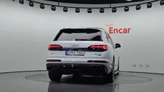 2022 Audi Q7 55 TFSI Quattro Premium — фото 4