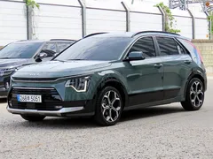 2023 Kia Niro Signature — фото 2