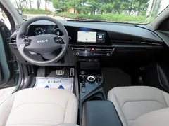 2023 Kia Niro Signature — фото 8