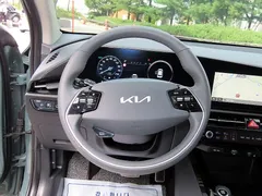 2023 Kia Niro Signature — фото 9