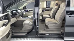 2023 Kia Carnival Diesel 9-Seater Hi-Limousine — фото 15