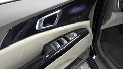 2023 Kia Carnival Diesel 9-Seater Hi-Limousine — фото 20