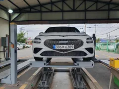 2023 Genesis G70 Gasoline 2.0T 4WD, белый — фото 5