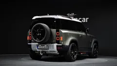 2022 Land Rover Defender 90 D250 SE — фото 2