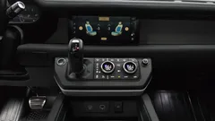 2022 Land Rover Defender 90 D250 SE — фото 13