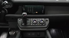 2022 Land Rover Defender 90 D250 SE — фото 15
