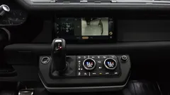 2022 Land Rover Defender 90 D250 SE — фото 17
