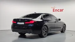 2023 BMW 5-Series 530i M Sport Package — фото 2