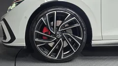 2023 Volkswagen Golf 2.0 GTI, белый — фото 5