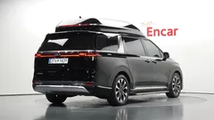 2023 Kia Carnival Gasoline 9-Seater Hi-Limousine — фото 2
