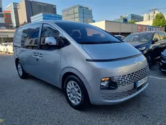 2022 Hyundai Staria Cargo 5-Seater — фото 3