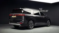 2023 Kia Carnival Diesel 9-Seater Prestige — фото 2