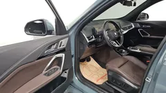2024 BMW X1 xDrive 20i M Sport, светло-серебристый — фото 10