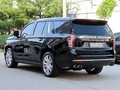 2022 ChevroletGMDaewoo Tahoe 6.2 Dark Knight 4WD, чёрный — фото 3