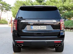 2022 ChevroletGMDaewoo Tahoe 6.2 Dark Knight 4WD, чёрный — фото 4