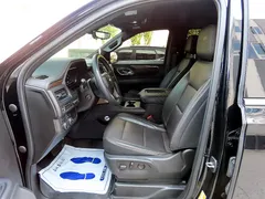 2022 ChevroletGMDaewoo Tahoe 6.2 Dark Knight 4WD, чёрный — фото 10