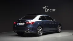 2022 Mercedes-Benz A-Class A250 4MATIC Sedan — фото 2