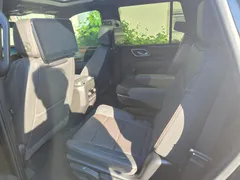 2023 ChevroletGMDaewoo Tahoe 6.2 Dark Knight 4WD, чёрный — фото 6