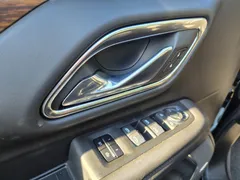 2023 ChevroletGMDaewoo Tahoe 6.2 Dark Knight 4WD, чёрный — фото 17