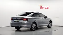 2021 Volkswagen Jetta 1.4 TSI Prestige, серо-серебристый — фото 2