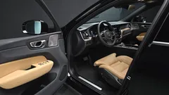 2024 Volvo XC60 B5 Ultimate Bright — фото 10