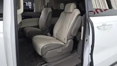 2023 Kia Carnival Gasoline 9-Seater Hi-Limousine — фото 11