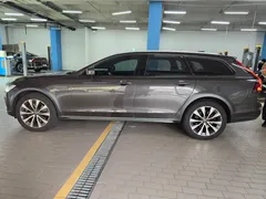 2022 Volvo V90 B5 Pro AWD, серый — фото 5