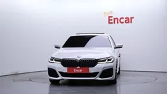 2023 BMW 5-Series 520i M Sport — фото 3