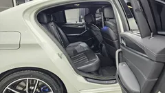 2023 BMW 5-Series 520i M Sport — фото 12