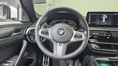2023 BMW 5-Series 520i M Sport — фото 13