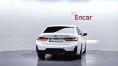 2024 BMW 3-Series 320i M Sport — фото 4