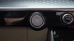 2023 Kia Carnival Gasoline 9-Seater Hi-Limousine — фото 18