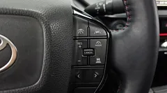 2024 Toyota Prius 2.0 PHEV XSE, жёлтый — фото 18