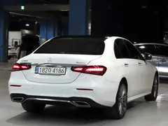 2022 Mercedes-Benz E-Class E350 4MATIC AMG Line — фото 4