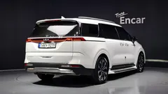2023 Kia Carnival Diesel 9-Seater Signature — фото 2