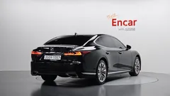 2023 Lexus LS 3.5 Platinum AWD, чёрный — фото 2