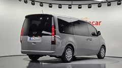 2022 Hyundai Staria Tourer 11-Seater — фото 2
