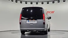 2022 Hyundai Staria Tourer 11-Seater — фото 4